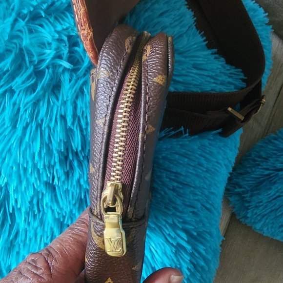LOUIS VUITTON - AUTHENTIC UNISEX MONOGRAM BOSPHORE FANNY PACK - Picture 7 of 11